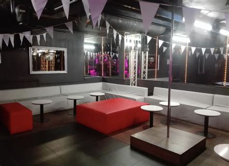 club libertin gay lyon|Les lieux libertins à Lyon : guide complet